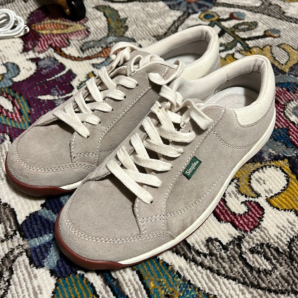Simple leather and canvas shoes